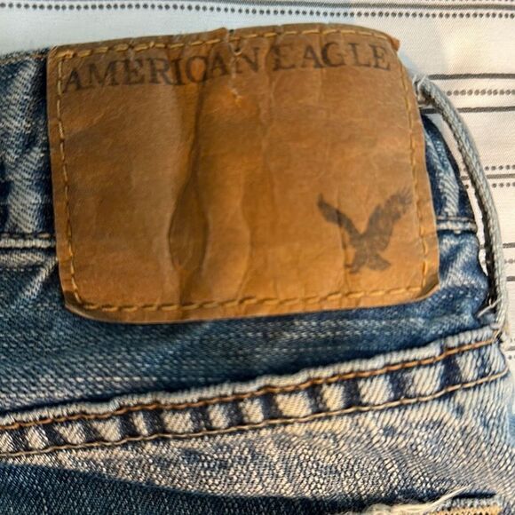 American Eagle Denim Low Rise Boot. Waist: 34 Inseam 31 Inches - Picture 11 of 14